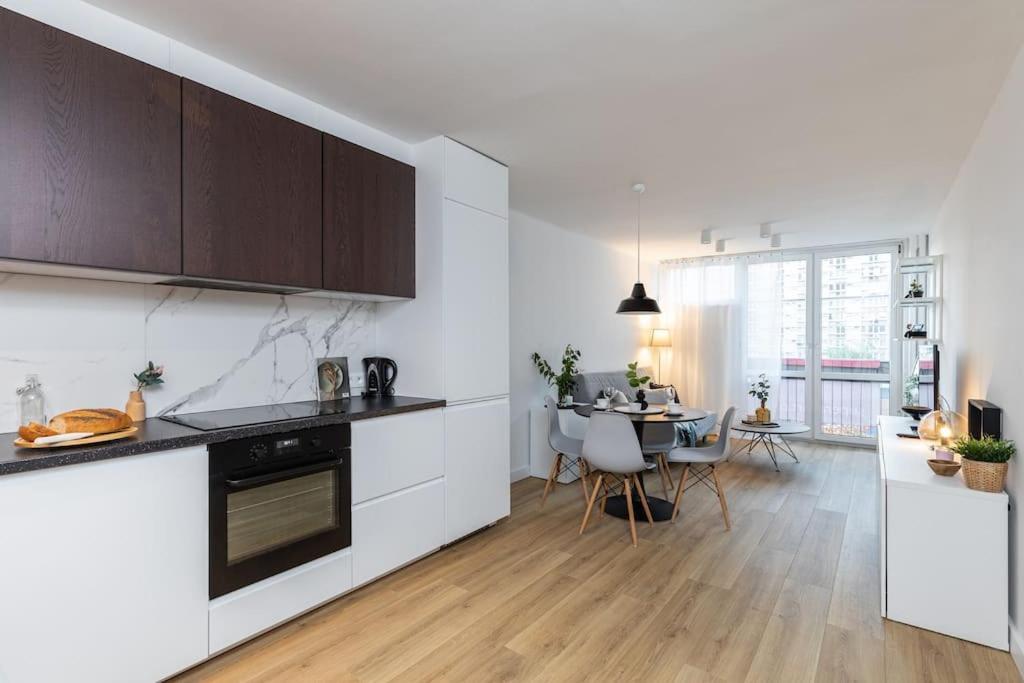 Superapart Jana Pawla Ii, Apt 302 Cozy Urban Retreat, Perfect For Couples Варшава Экстерьер фото
