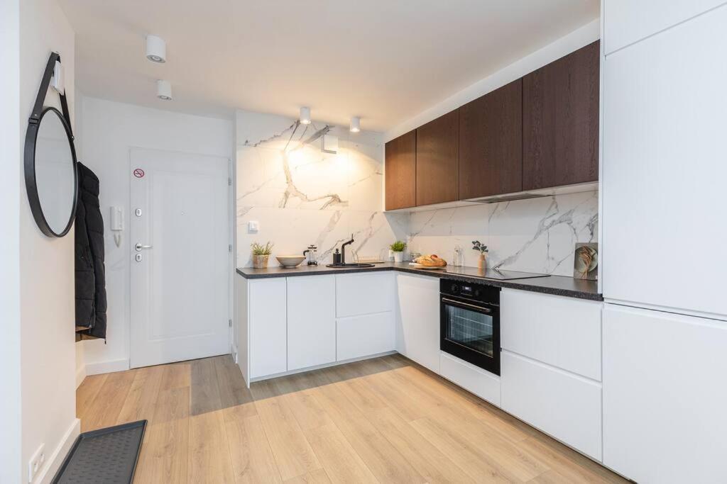 Superapart Jana Pawla Ii, Apt 302 Cozy Urban Retreat, Perfect For Couples Варшава Экстерьер фото