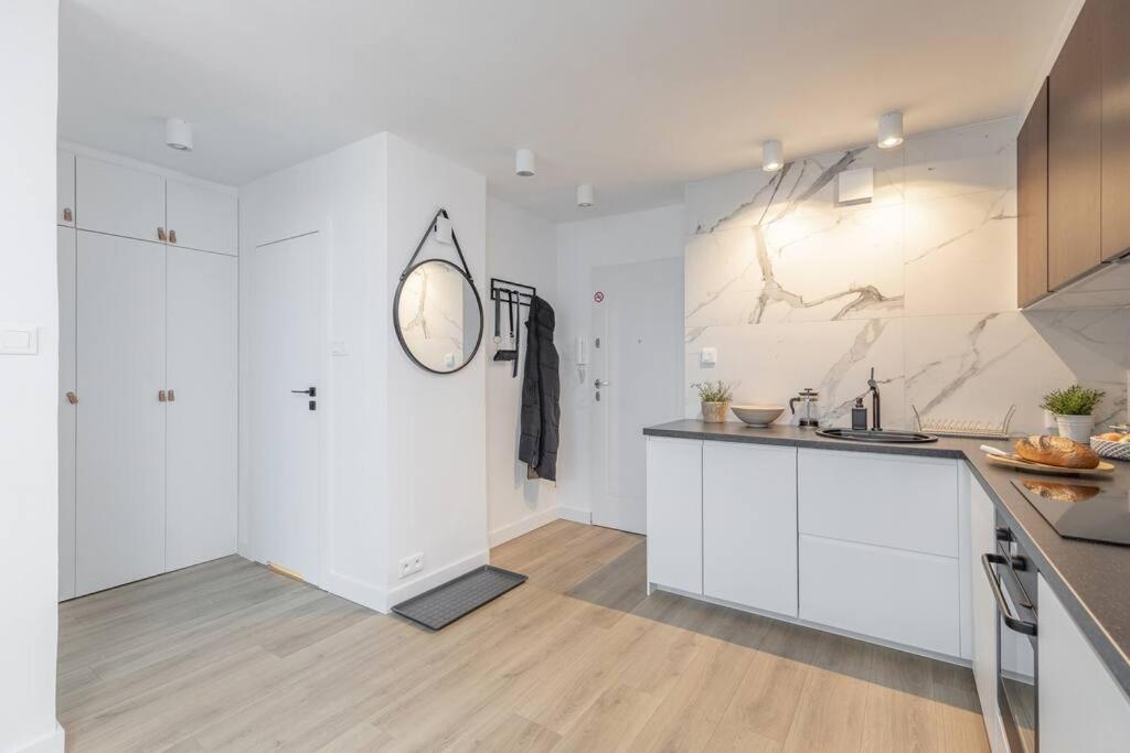 Superapart Jana Pawla Ii, Apt 302 Cozy Urban Retreat, Perfect For Couples Варшава Экстерьер фото