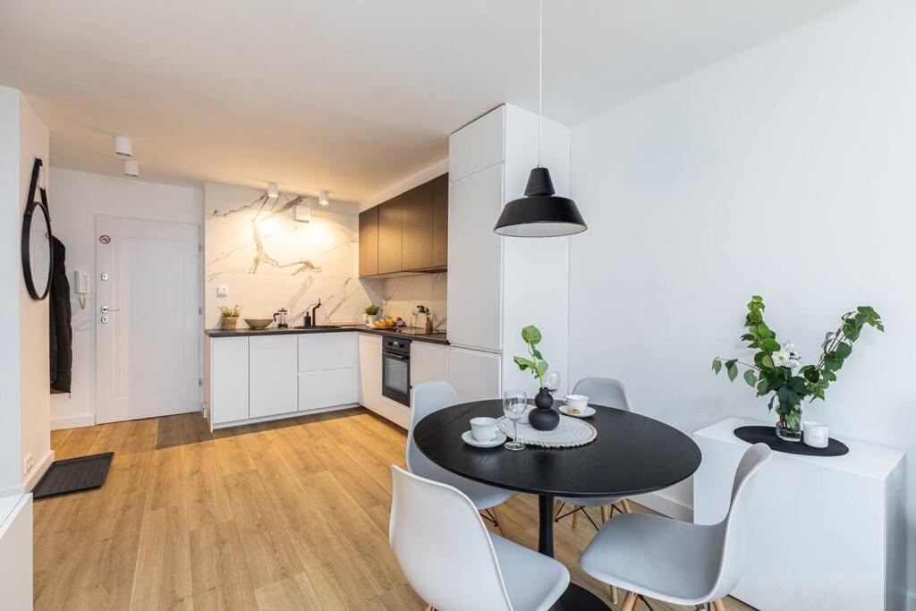 Superapart Jana Pawla Ii, Apt 302 Cozy Urban Retreat, Perfect For Couples Варшава Экстерьер фото